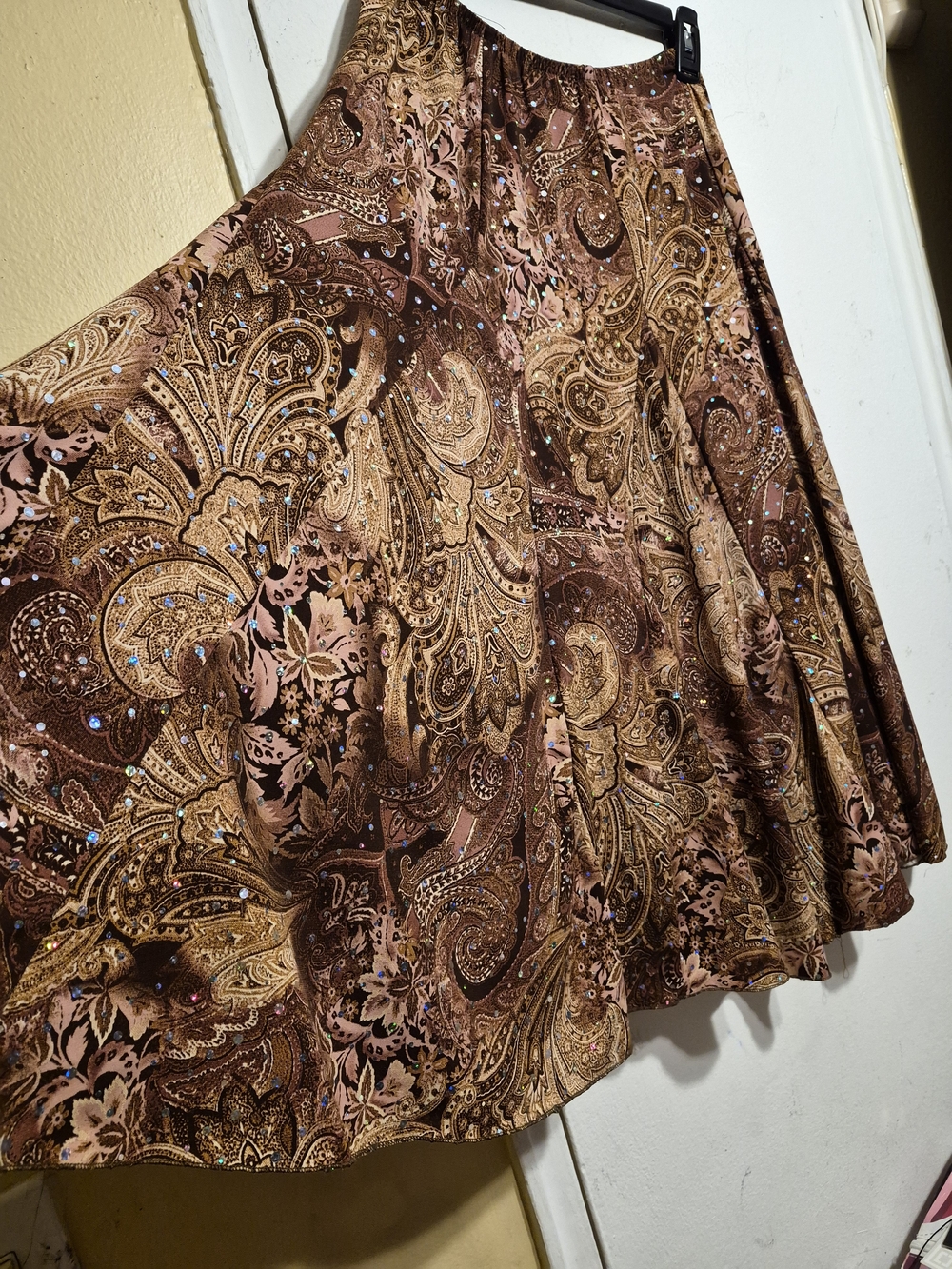 OBJLX Women's Brown Floral With Sequin Decor Skirt Size Small - Picture 6 of 12